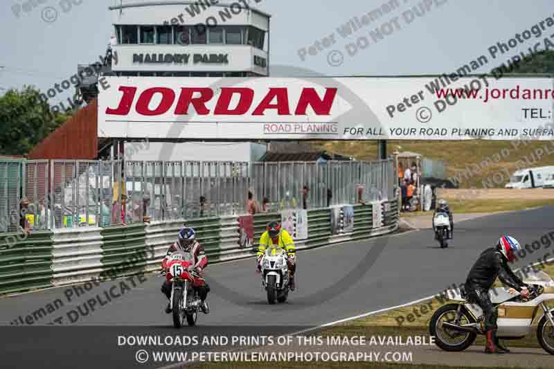 Vintage motorcycle club;eventdigitalimages;mallory park;mallory park trackday photographs;no limits trackdays;peter wileman photography;trackday digital images;trackday photos;vmcc festival 1000 bikes photographs